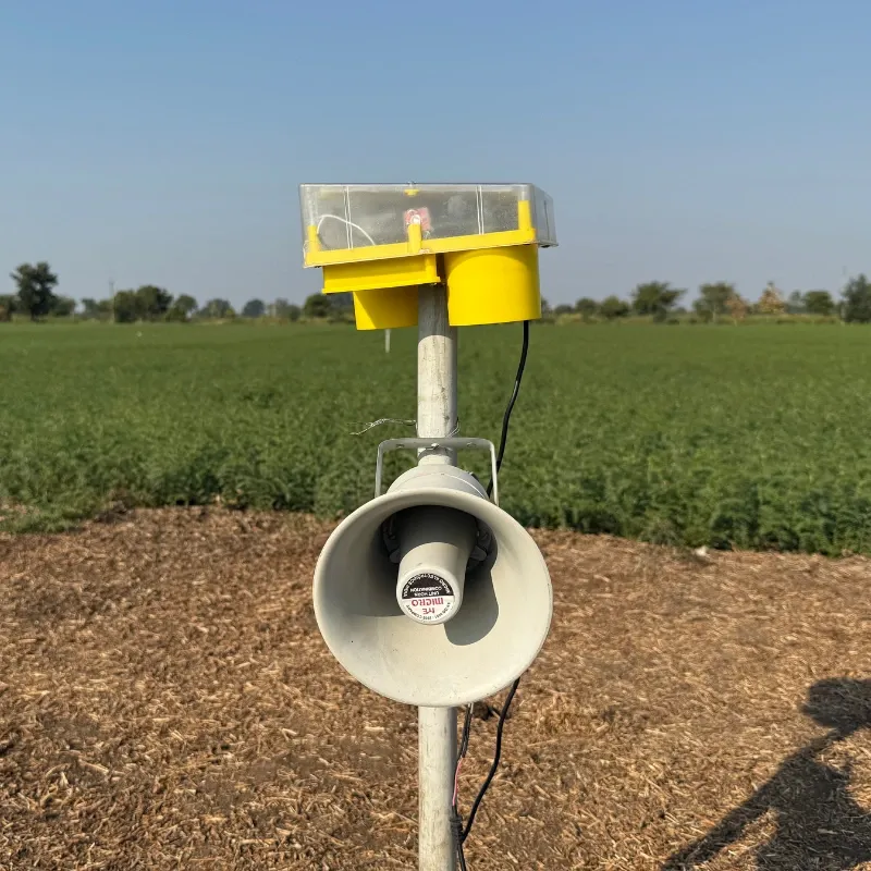 Solar Animal Repellent Light with Sound & Siren | 30Hr Battery | Auto Day Night Sensor | Covers 4–5 Acre Farm (Cash on Delivery 85% + 15% Advance)