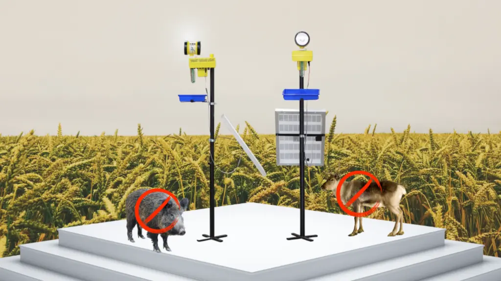 Solar Smart Radar Light Animal Repellent | 360° Rotating | 14–16Hr Backup | Day Night Sensor | Waterproof | Farm Protection System